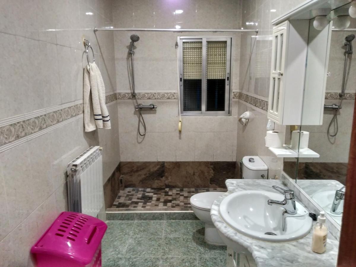 Villa "Luna De Segovia" Leganés Εξωτερικό φωτογραφία