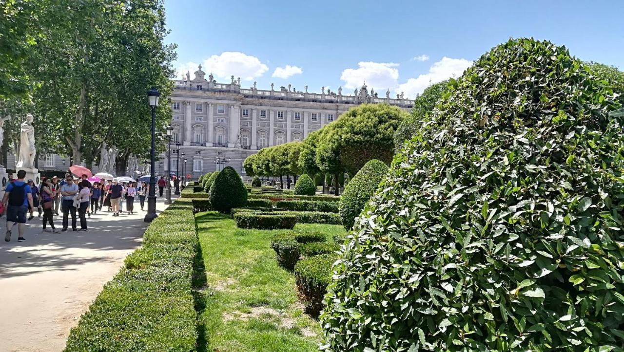 Villa "Luna De Segovia" Leganés Εξωτερικό φωτογραφία