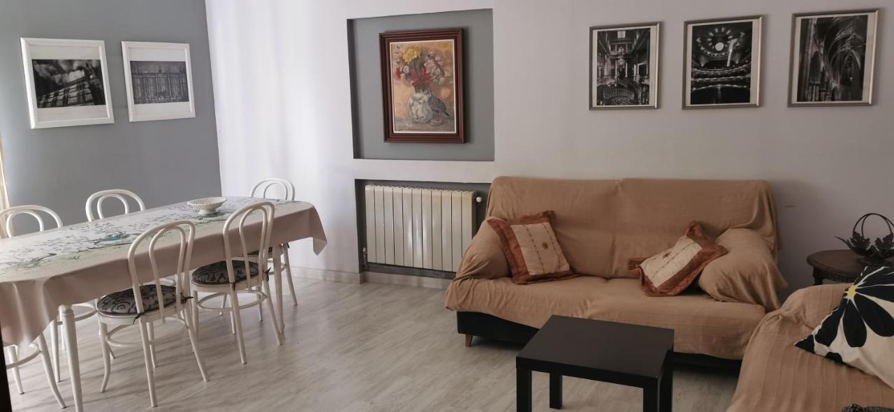 Villa "Luna De Segovia" Leganés Εξωτερικό φωτογραφία