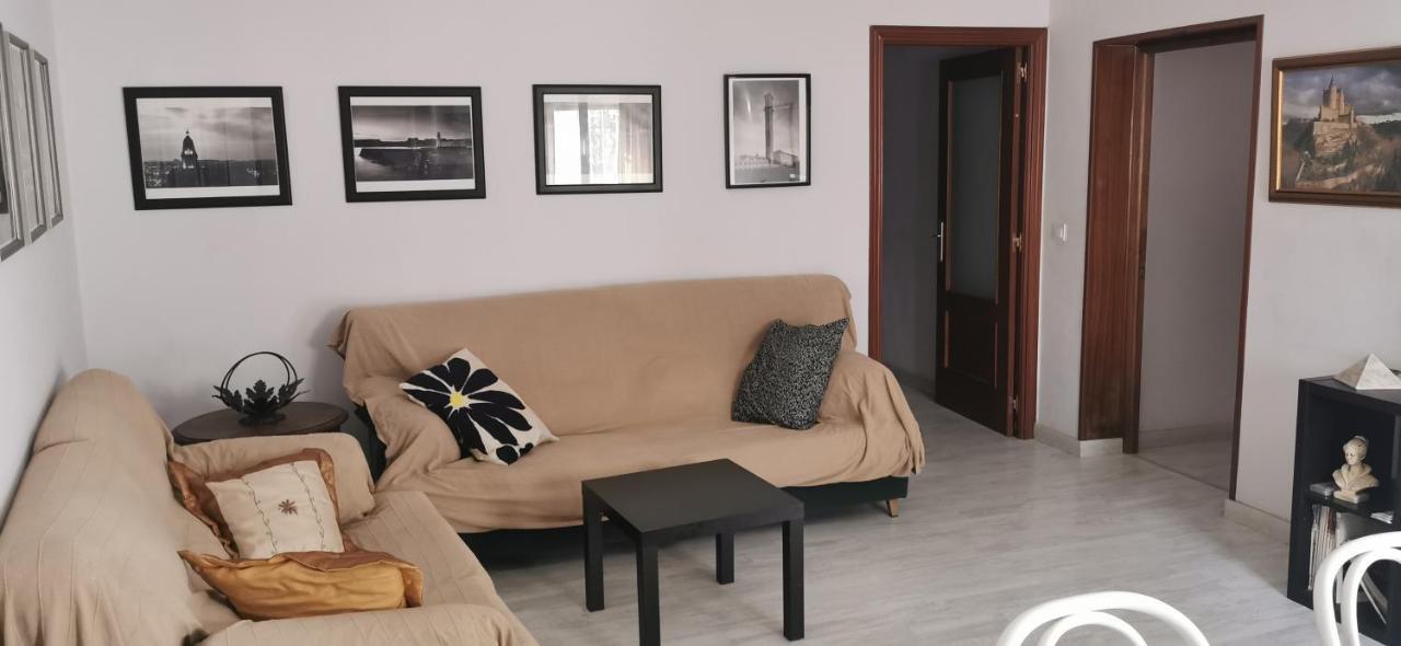 Villa "Luna De Segovia" Leganés Εξωτερικό φωτογραφία
