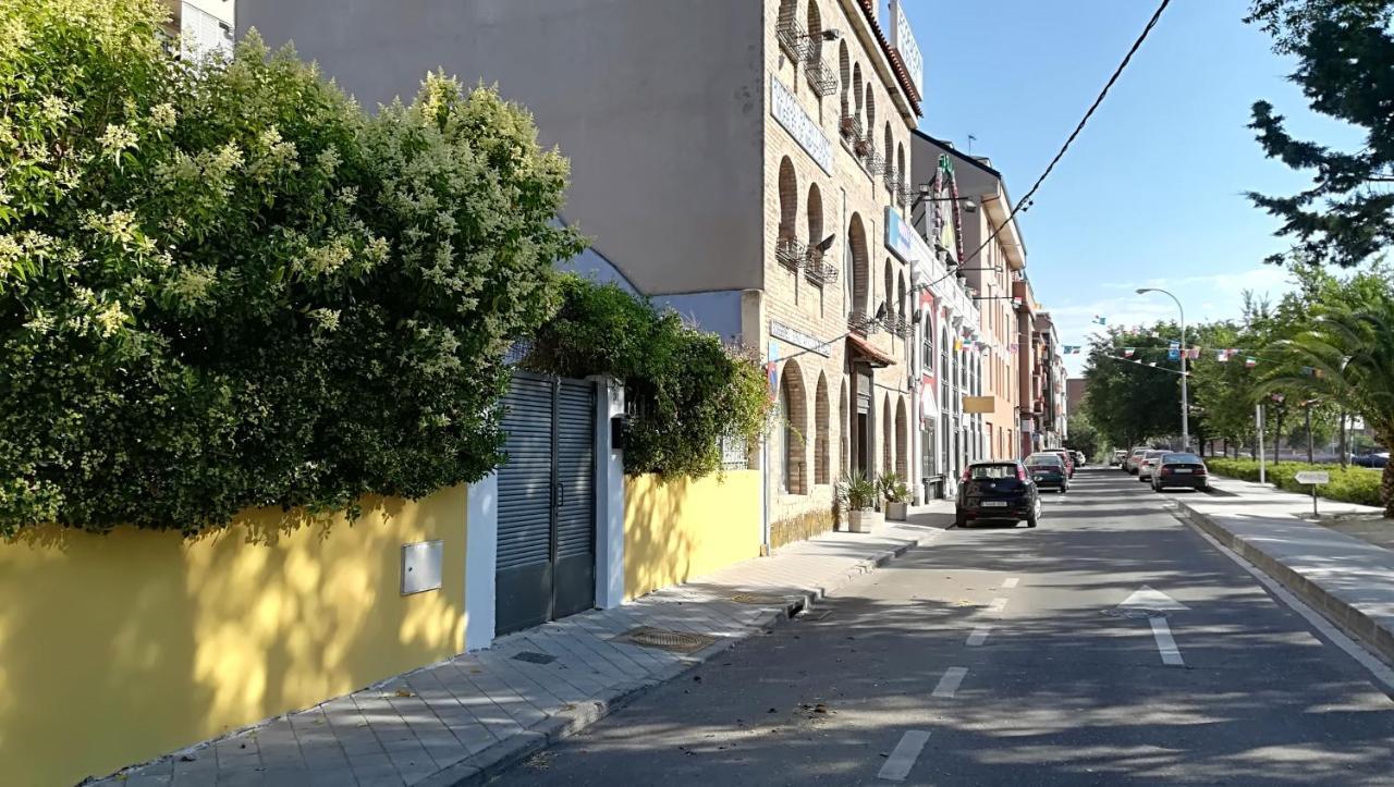 Villa "Luna De Segovia" Leganés Εξωτερικό φωτογραφία